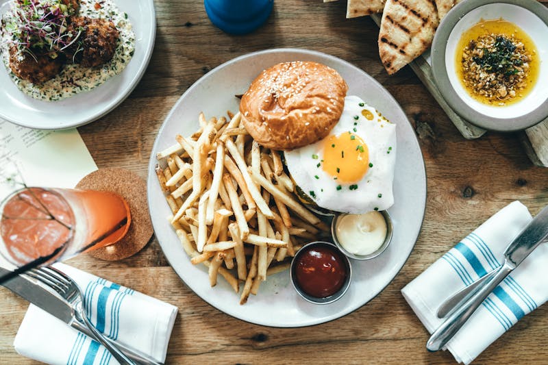 White-Label vs Third-Party Delivery Apps: Which is Better for Your Restaurant?